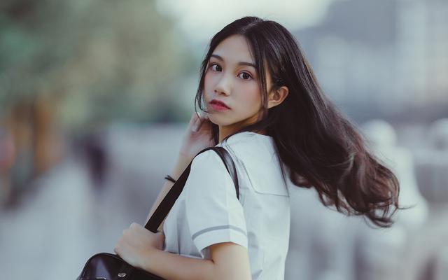 亚洲精品无码久久久久av麻豆:最新台风方向,亚洲精品无码影视与最新台风动向，深度解析与观察