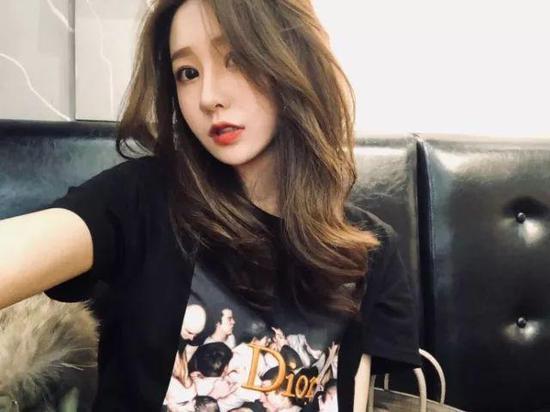 女人大荫蒂毛茸茸视频:25-28-39-41-44-45H：14,探索女性私密之美的独特魅力——关于女人大荫蒂毛茸茸视频的观察与解析（含关键词）