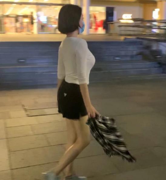 老少配老妇老熟女中文普通话:09-15-27-44-47-48L：29,老少配与老妇老熟女的独特魅力，中文普通话下的情感交织