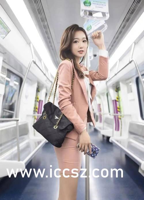 少妇性荡欲午夜性开放视频剧场:14-19-23-24-44-46J：21,午夜剧场，探索少妇的性荡世界