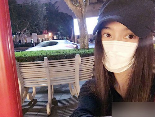 自拍偷在线精品自拍偷无码专区:01-05-08-11-20-27E：21,探索自拍世界的独特魅力，从精品自拍到无码专区