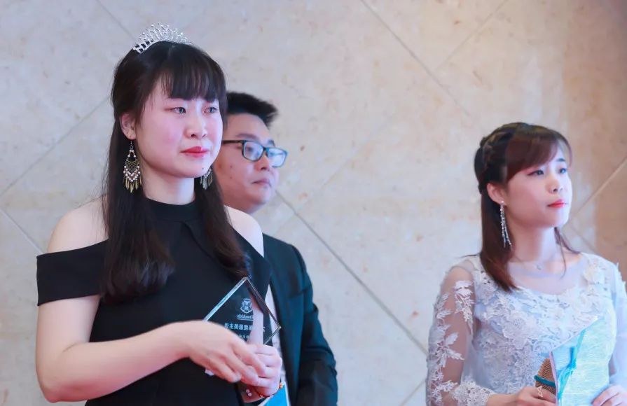 人妻无码中文字幕:10-15-19-20-35-49D：21,关于人妻无码中文字幕的探讨——深度解析一种文化现象