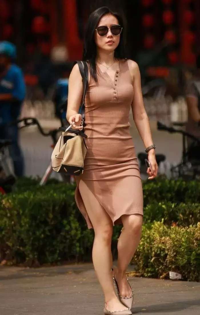 丰满的少妇hd高清中文字幕:06-09-19-23-42-44N：43,丰满的少妇的魅力，高清影视中的独特风采