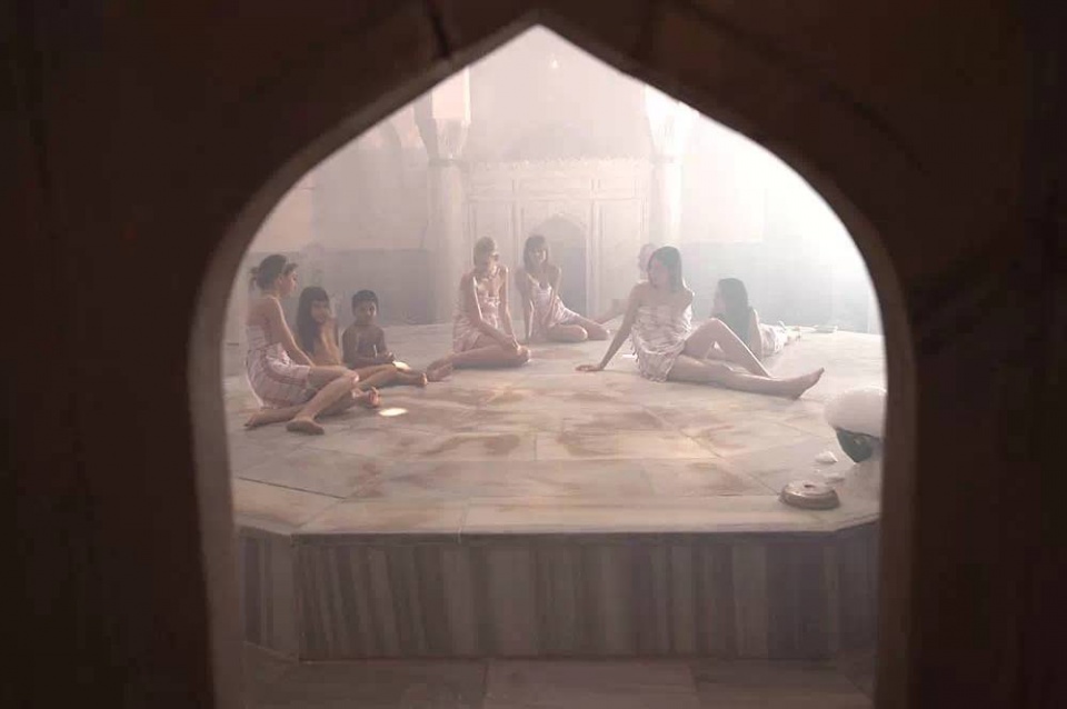 人人妻人人澡人人爽不卡视频:08-14-18-40-45-48D：42,人人妻、人人澡与视频时代的探索，一种文化与娱乐的交融现象