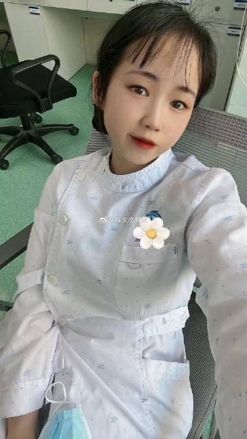 护士小嫩嫩好紧好爽H小说视频:18-26-34-38-42-48A：14,护士小嫩嫩的故事，青春与使命的交织