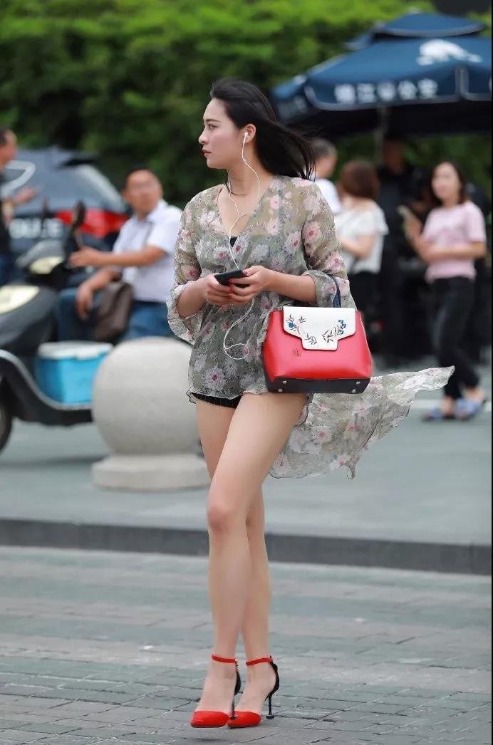 熟女人妇 成熟妇女系列视频:11-22-23-25-34-36J：36,熟女人妇的魅力与成熟妇女系列视频的探索