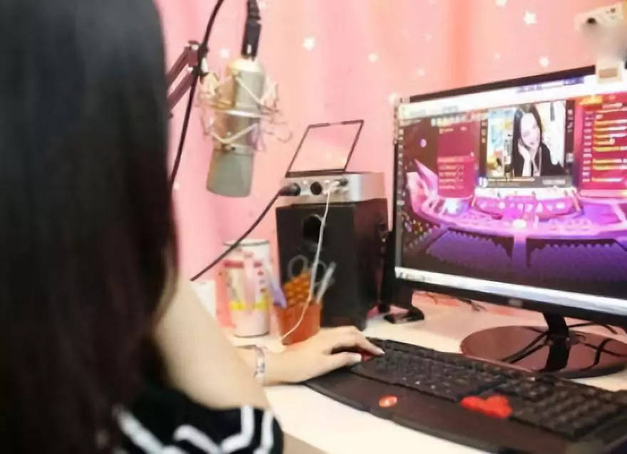 999久久久无码国产精品免费真人一级:06-12-37-42-45-49V：33,色情内容是不合法的，违反我国相关的法律法规。我们应该遵守法律和道德准则，远离色情内容。如果有其他有益身心的娱乐需求，可以寻找一些正规的平台或文化活动，例如观看电影、参加体育运动等。这些活动不仅能够提供娱乐，还能够促进身心健康。同时，也应该注意保护个人信息和网络安全，避免受到不良信息的影响和侵害。