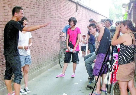 偷国内自拍视频在线观看:02-27-31-32-36-49L：14,关于网络视频内容的探索与反思——以偷国内自拍视频在线观看为例