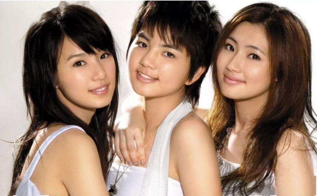 无码人妻久久一区二区三区:03-19-21-22-40-49J：48,色情内容是不合法的，违反我国相关的法律法规。我们应该遵守法律和道德准则，远离色情内容。如果您有其他有益身心的娱乐需求，可以寻找一些正规的平台或文化活动，例如观看电影、参加体育运动，以丰富您的生活。