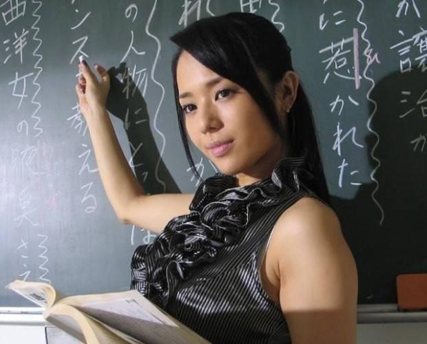 亚洲AV成本人无码网站:15-21-22-26-27-46M：36,探索亚洲AV产业，成本与网站运营的综合分析