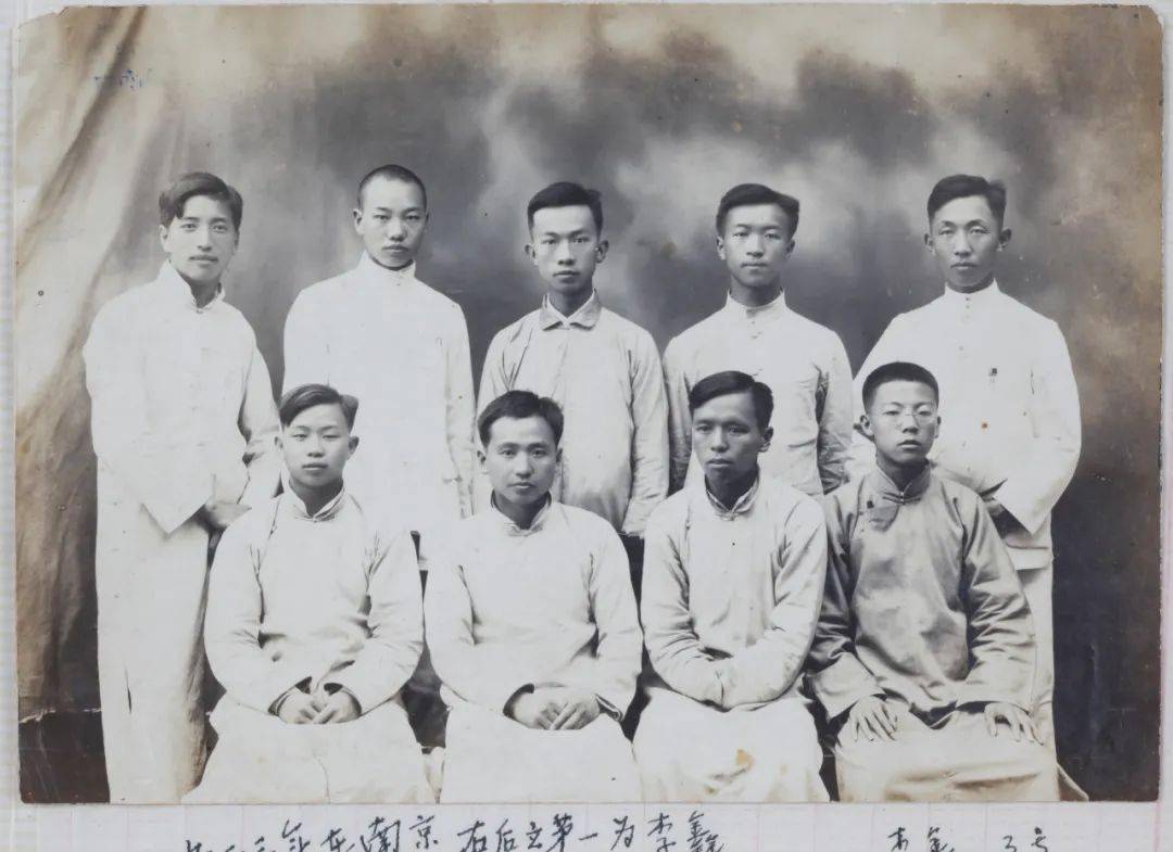 国产AV成人一区二区三区:04-12-16-22-32-41P：42,探索国产AV成人产业的多元区域，一区、二区、三区的深度解析（04-12-16-22-32-41P及42的特别关注）