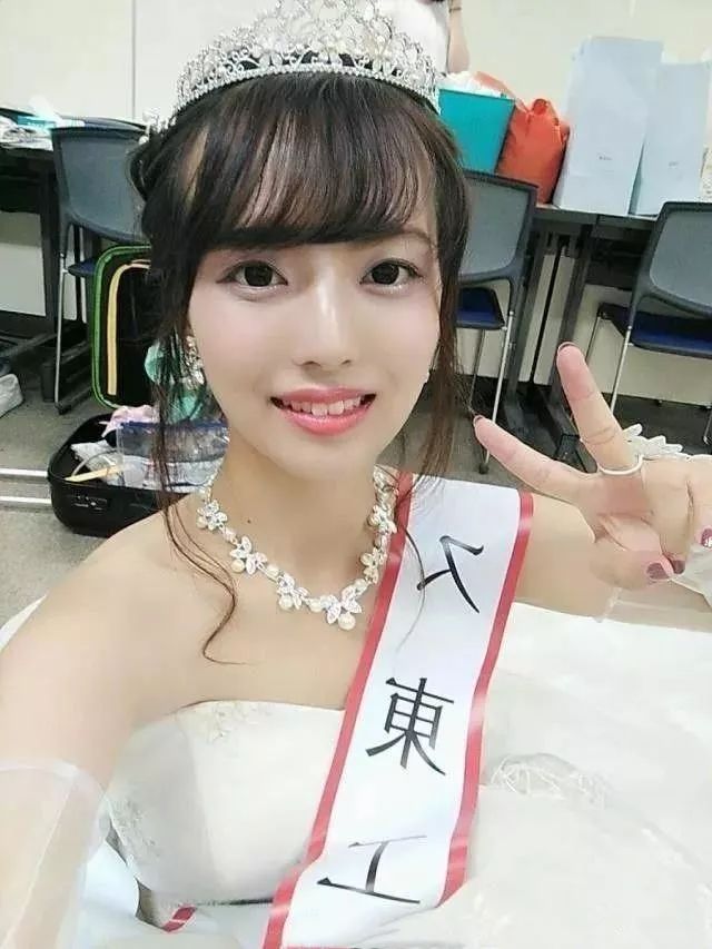 成在人线AV无码免费高潮喷水:11-20-23-26-32-47L：24,探索成人世界的奥秘，在线视频内容与真实生活的差异