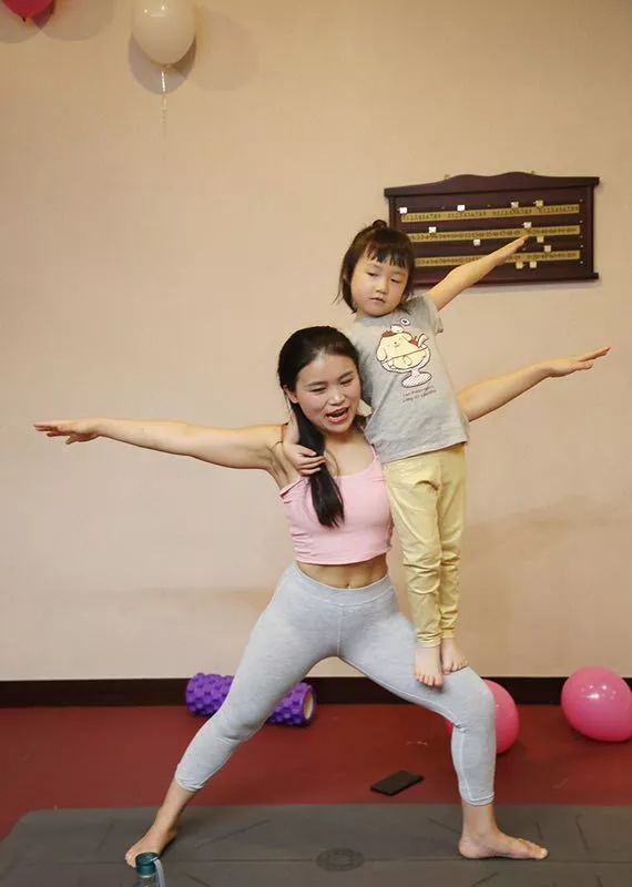 久久婷婷五月综合色一区二区:15-21-29-32-41-46B：44,久久婷婷五月综合色一区二区，探索数字背后的多彩世界