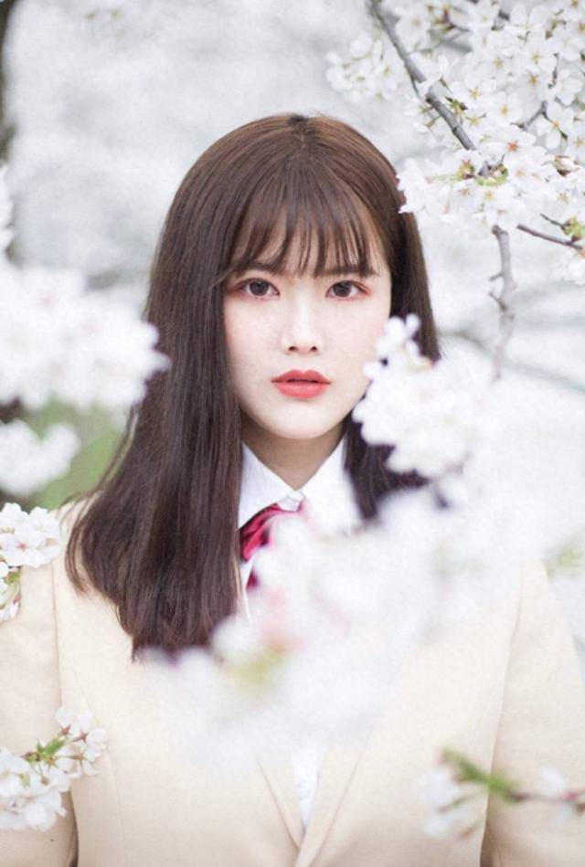 亚洲AV日韩AV制服丝袜:06-13-25-34-44-46F：35,亚洲AV文化中的日韩制服诱惑，丝袜的魅力与探索