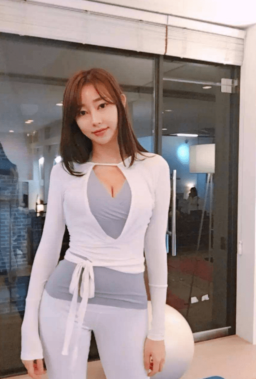 风韵丰满熟妇啪啪区老熟熟女:03-22-27-34-38-40A：06,关于风韵丰满熟妇的探讨，一种成熟女性的魅力展现