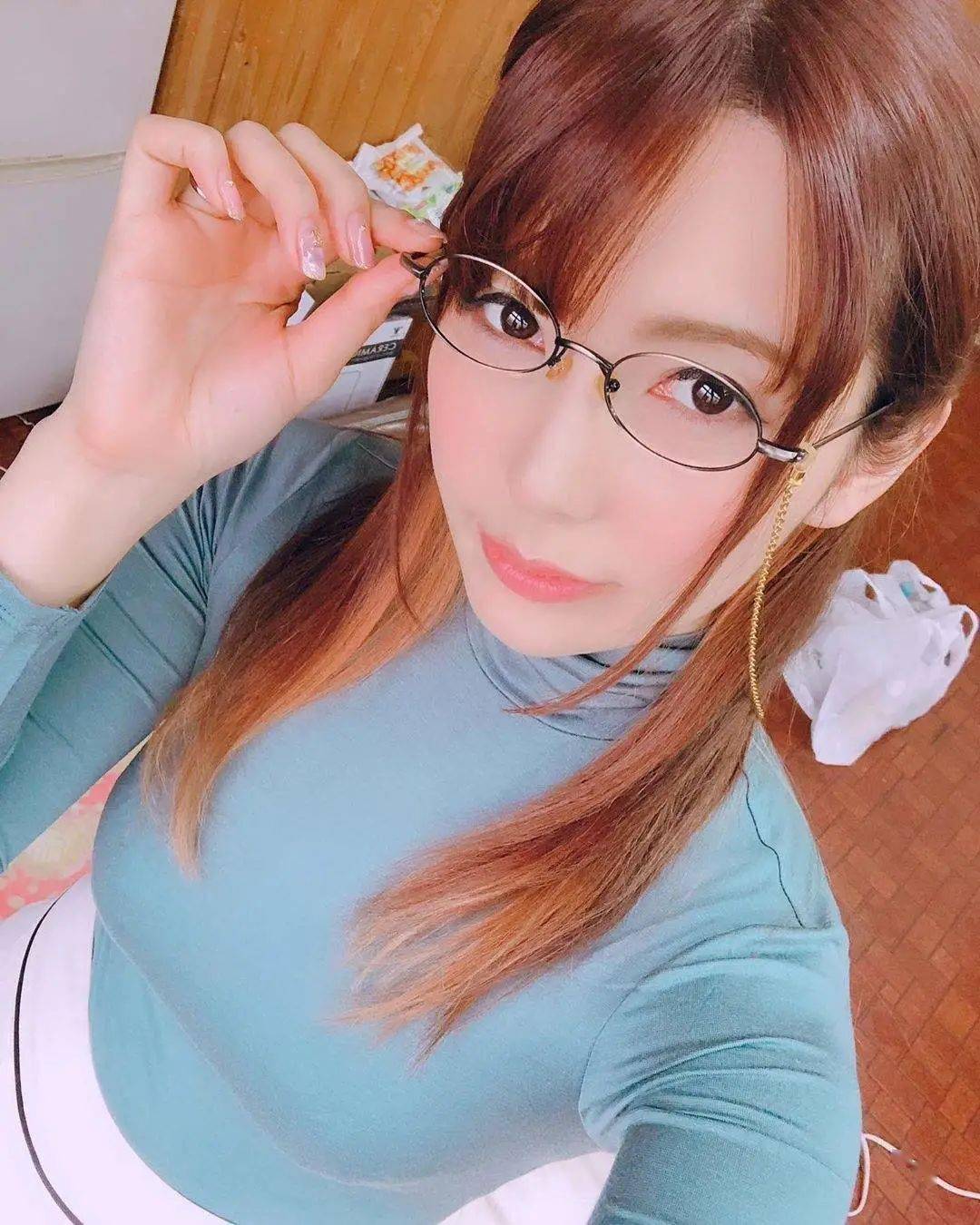 波多野结衣av中文一区二区:14-26-27-34-40-44J：18,波多野结衣AV中文一区二区深度解析，从内容到影响，探索数字背后的故事