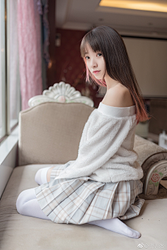 国产白丝JK制服在线视频:01-07-17-19-28-37U：17,探索国产白丝JK制服在线视频的魅力，一场青春时尚之旅