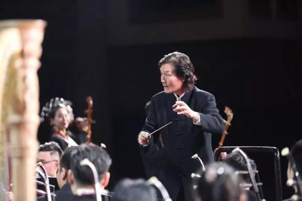 久久精品人成免费:10-17-18-19-38-41V：22,久久精品人成就免费时代的数字探索之旅，10-17-18-19-38-41V与未来的22之路