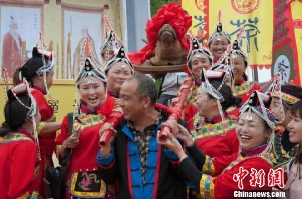久久精品人成免费:10-17-18-19-38-41V：22,久久精品人成就免费时代的数字探索之旅，10-17-18-19-38-41V与未来的22之路