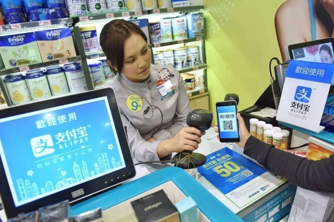 伊人久久大香线蕉AV不卡:04-06-14-33-35-42M：38,伊人久久大香线蕉视频体验，流畅画质与丰富内容的完美结合