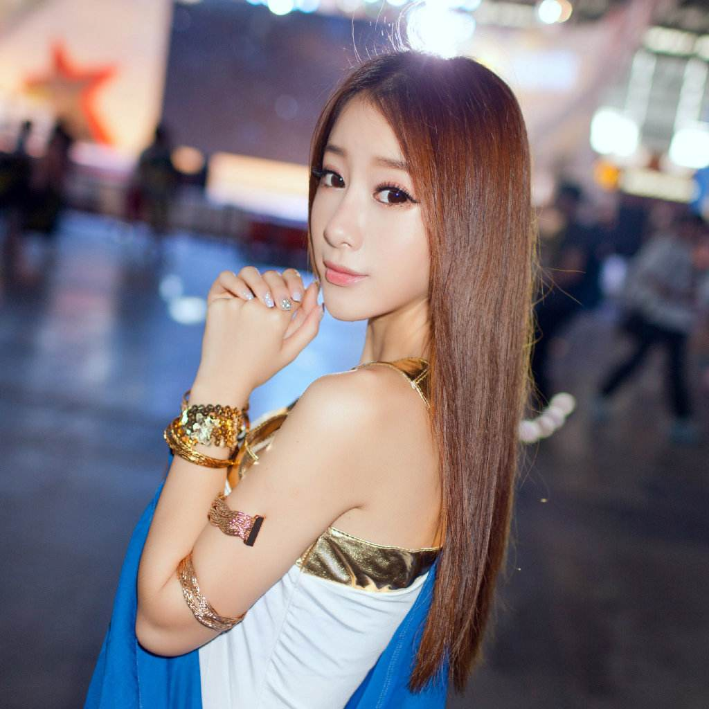 少妇人妻无码专区视频:01-11-14-31-32-48R：06,探索少妇人妻的无码专区，深度解析视频内容与影响