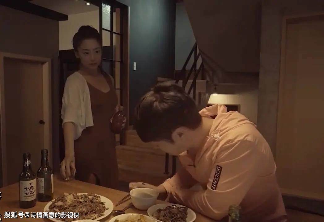 精品人妻无码区在线视频:04-22-25-28-38-39Y：37,关于精品人妻在线视频的探讨及相关伦理道德的思考