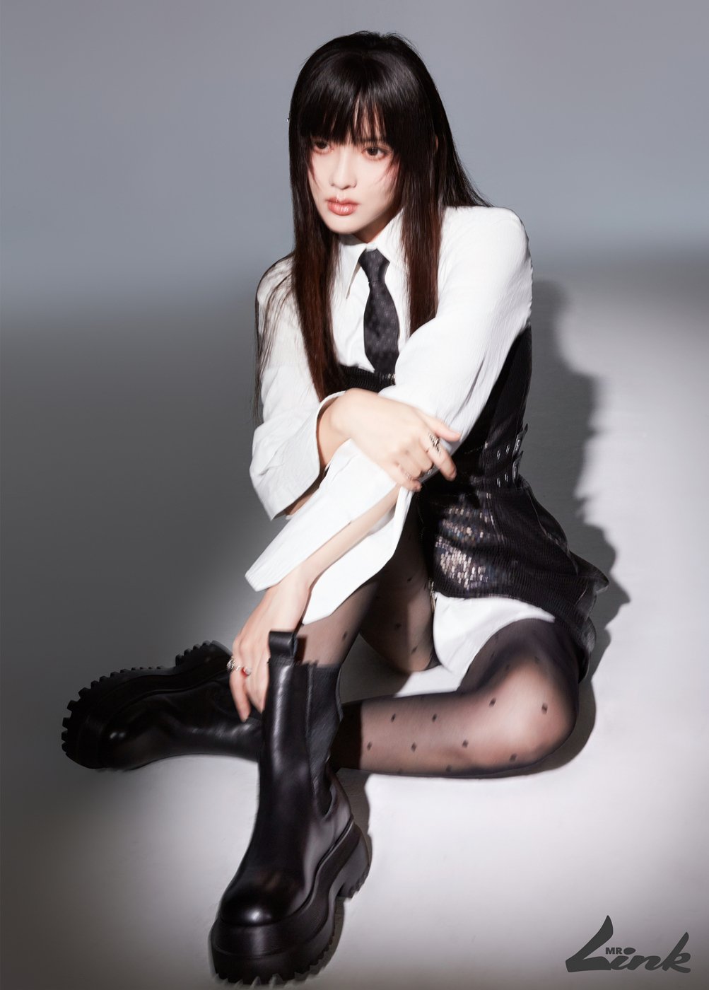 人妻丝袜AV先锋影音先:01-05-09-36-41-45Y：45,先锋影音下的探索，人妻丝袜与数字时代的文化碰撞