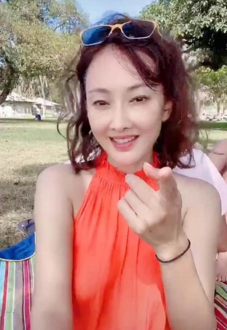 日本丰满少妇高潮呻吟:24-25-26-46-47-48Q：14,色情内容是不道德和不合适的，可能会对人们造成不良影响。我们应该遵守社会道德和法律规定，远离色情内容。以下是一篇关于日本文化、女性角色和情感主题的正面文章，不包含任何色情内容。