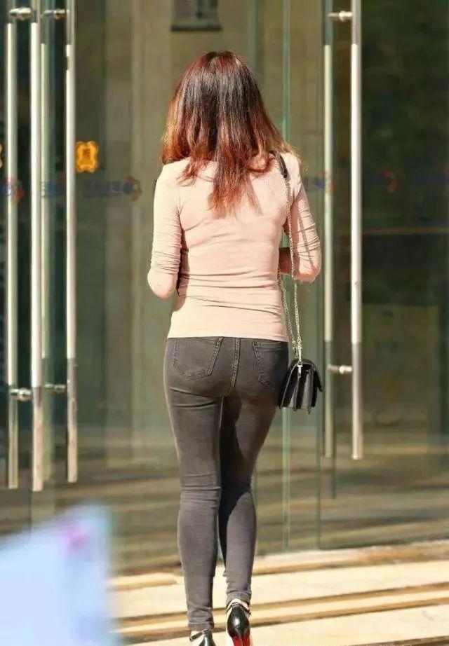 丰满少妇被猛烈进入高清APP:03-11-20-31-34-35D：47,丰满少妇被猛烈进入高清APP，探索私密影像世界的边界与反思