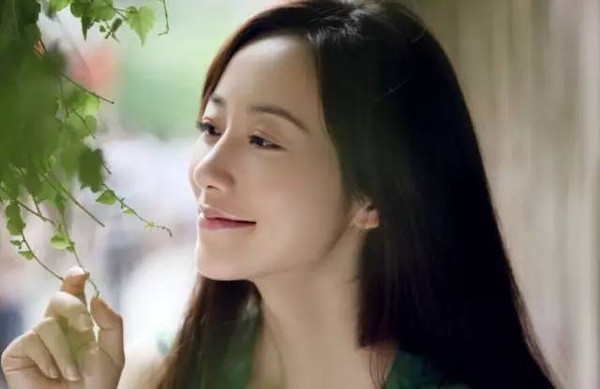 国产美女爽到喷出水来视频:10-16-27-32-41-46T：30,国产美女，视频魅力与真实情感的交织